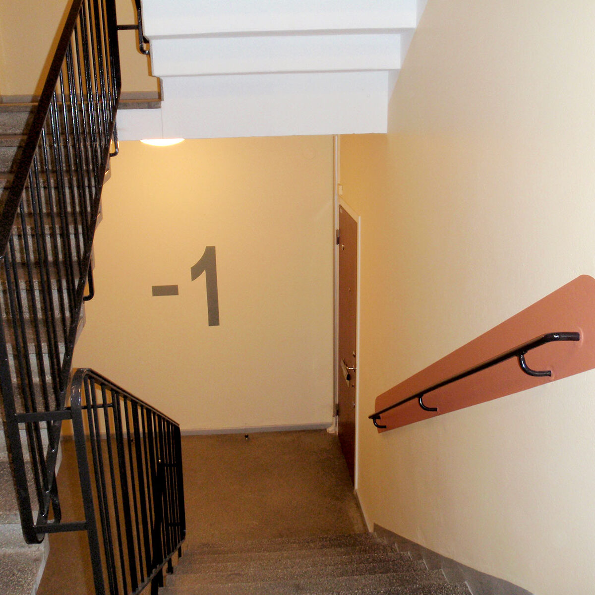 Målning trapphus åt Familjebostäder